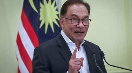 Anwar applauds UNHRC resolution against Quran burning in Sweden