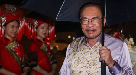 Prime Minister Datuk Seri Anwar Ibrahim has arrived in Nanning, the capital city of Guangxi Zhuang Autonomous Region in southern China, to attend the 20th China-Asean Expo (CAExpo) 2023 and the China-Asean Business and Investment Summit which runs from Sept 16 to 19.  - Photo: Bernama